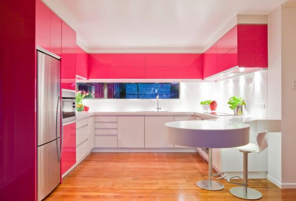 Кухня розового цвета 