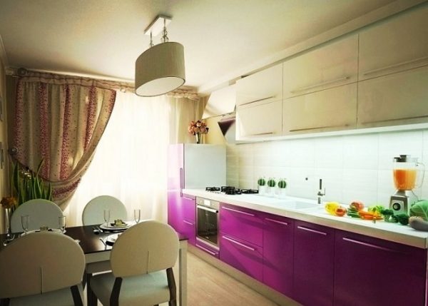 Фиолетовый и бежевый цвет в кухни